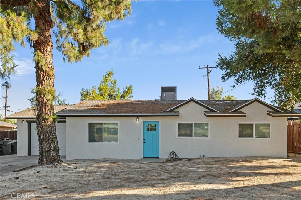 919 E Lugonia Avenue