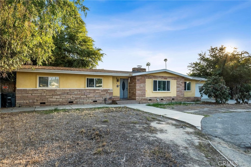 1929 E Oakland