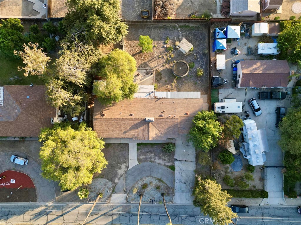 1929 E Oakland