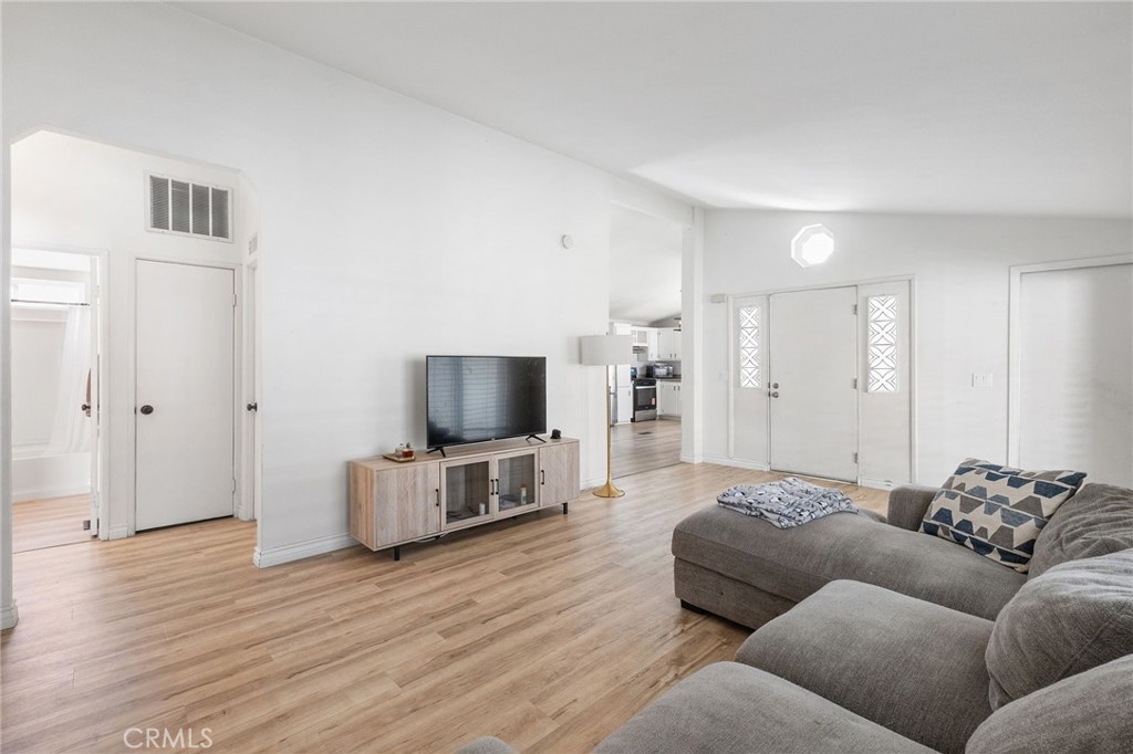 140 W Pioneer Avenue 38