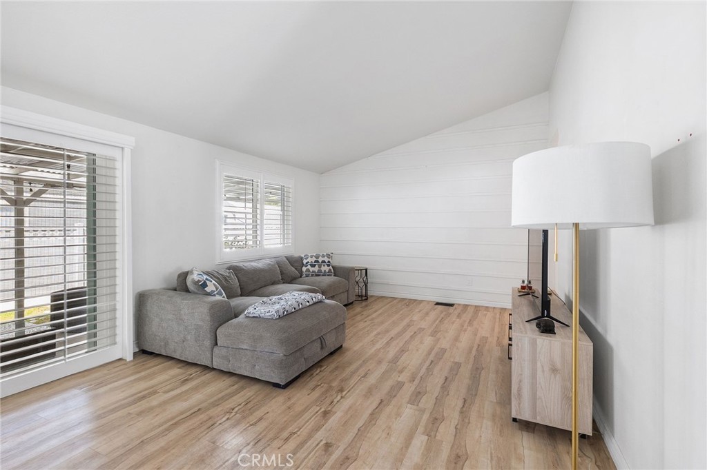140 W Pioneer Avenue 38