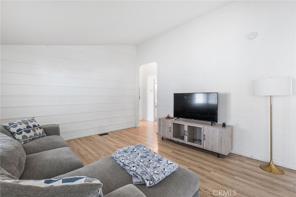 140 W Pioneer Avenue 38