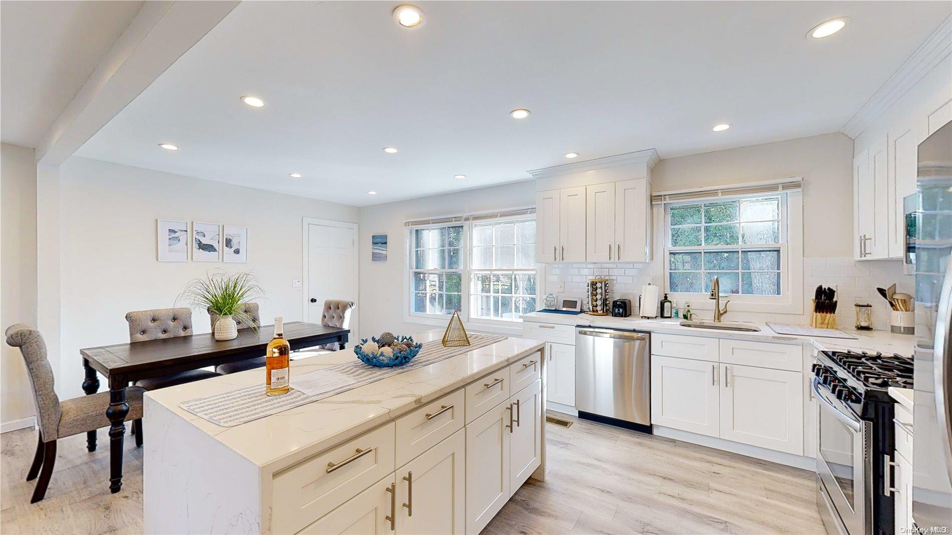 17 Old Riverhead Road W