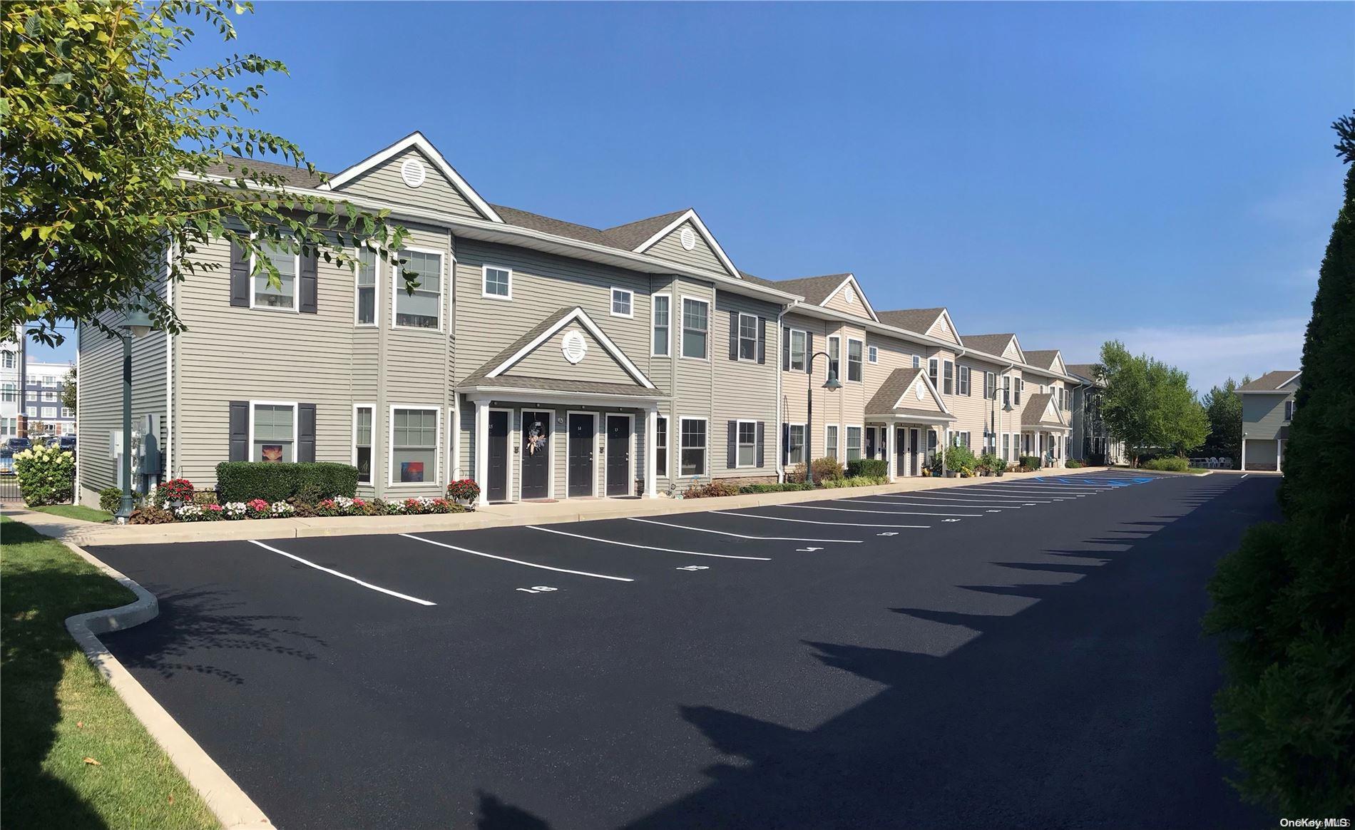 160 Travis Street Unit: 16