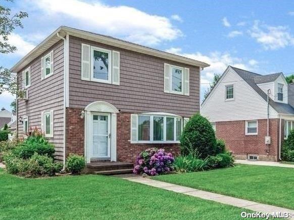 2 Stratford Avenue