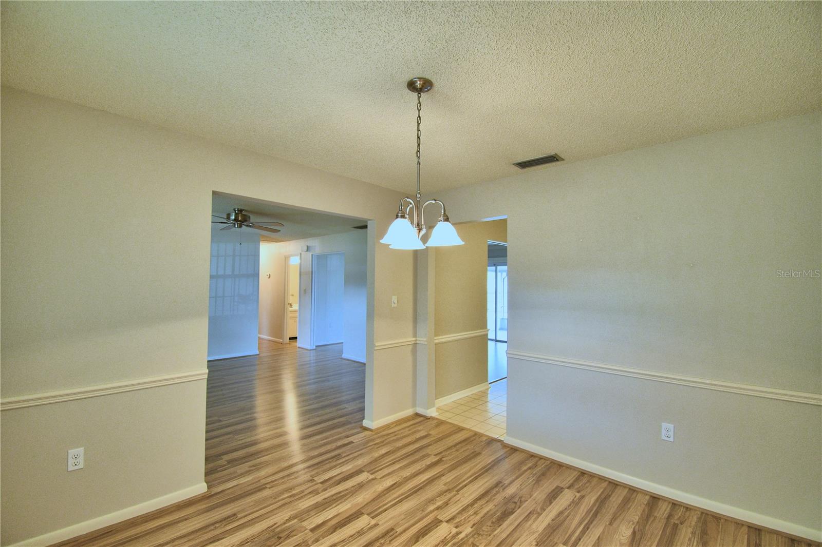3812 VILLAGE CIR