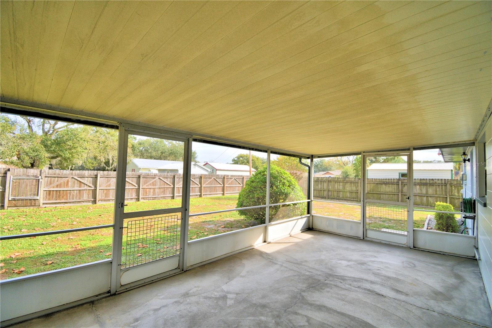 3812 VILLAGE CIR