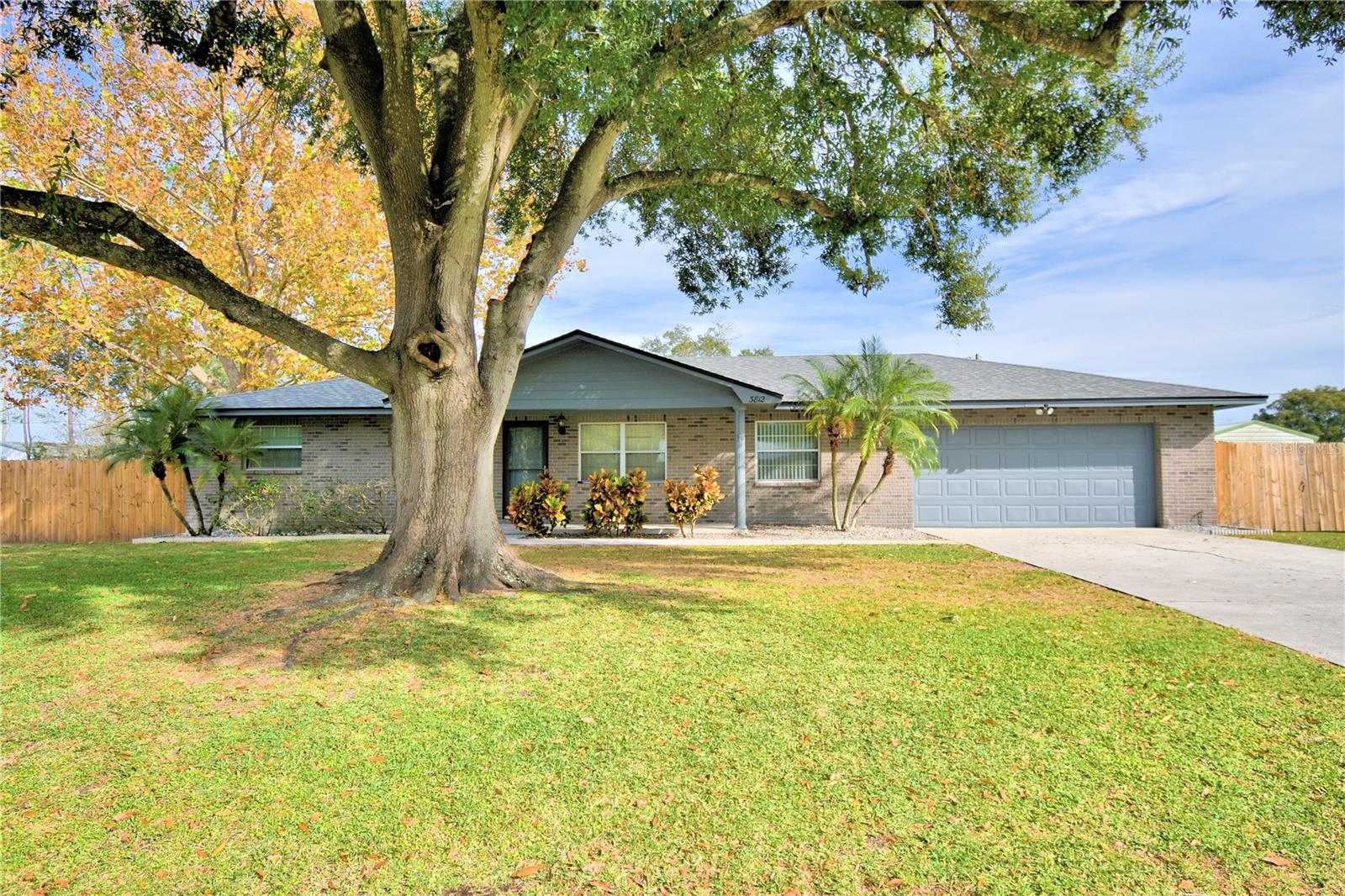 3812 VILLAGE CIR