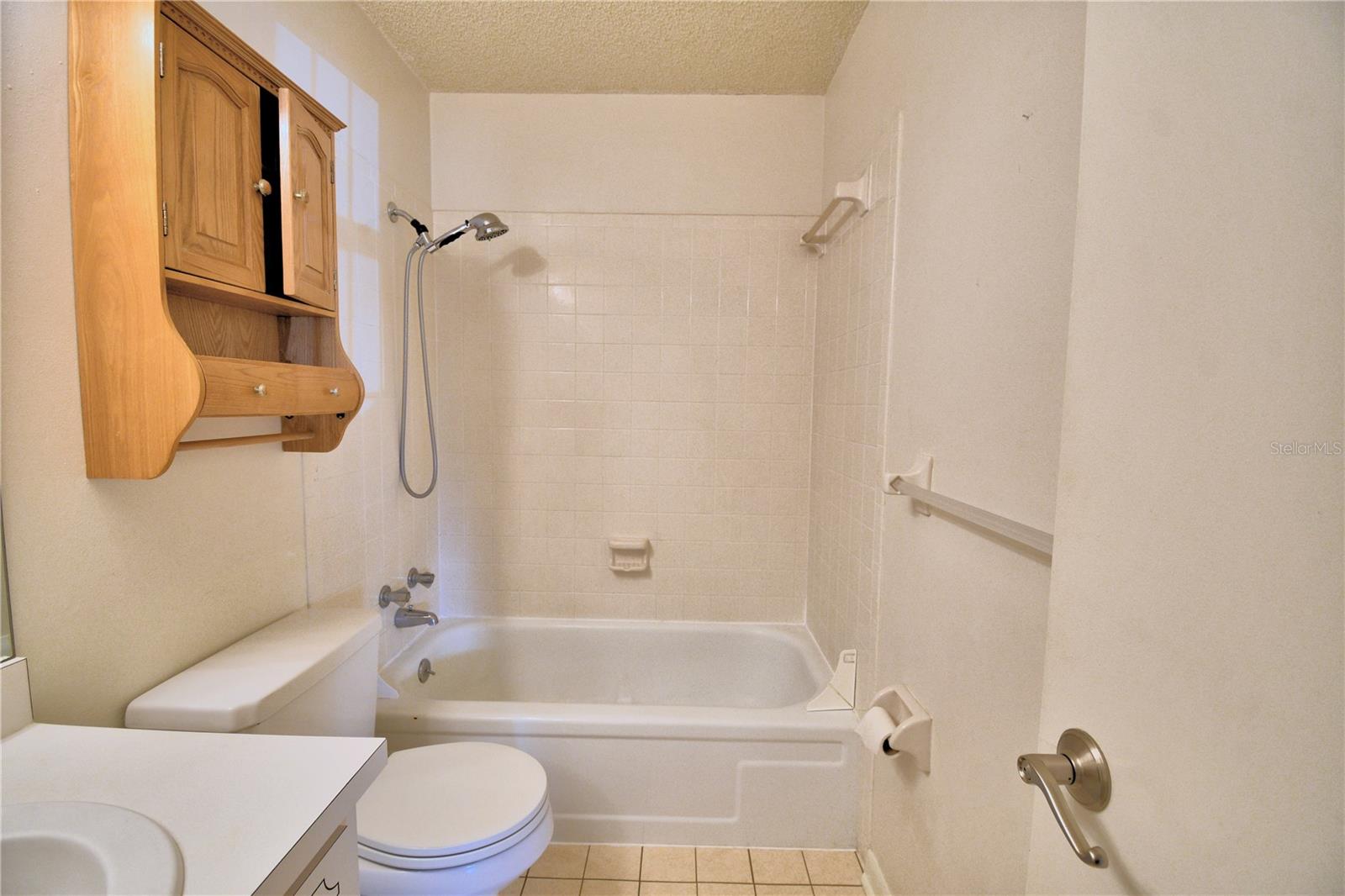 3812 VILLAGE CIR