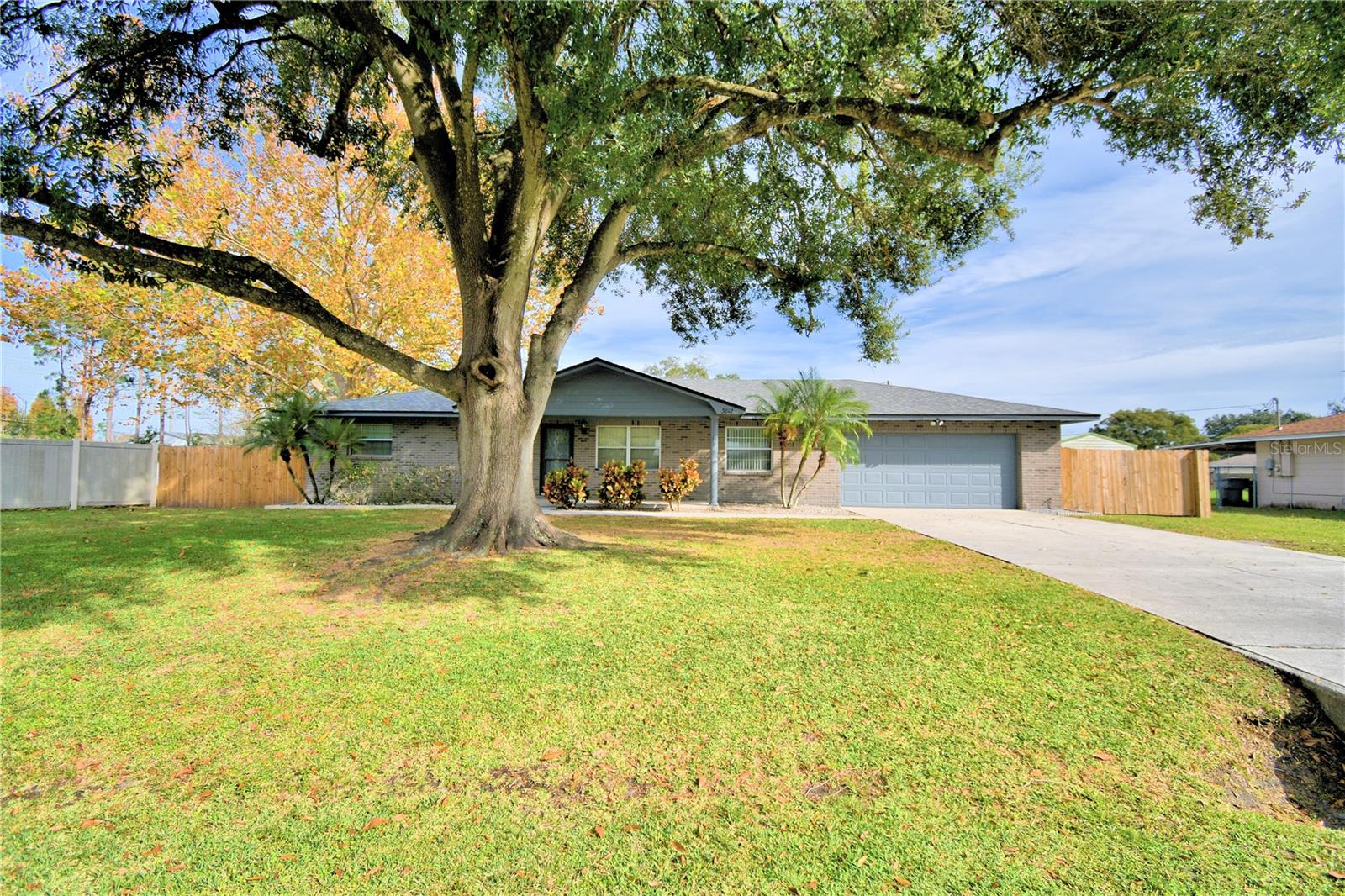 3812 VILLAGE CIR