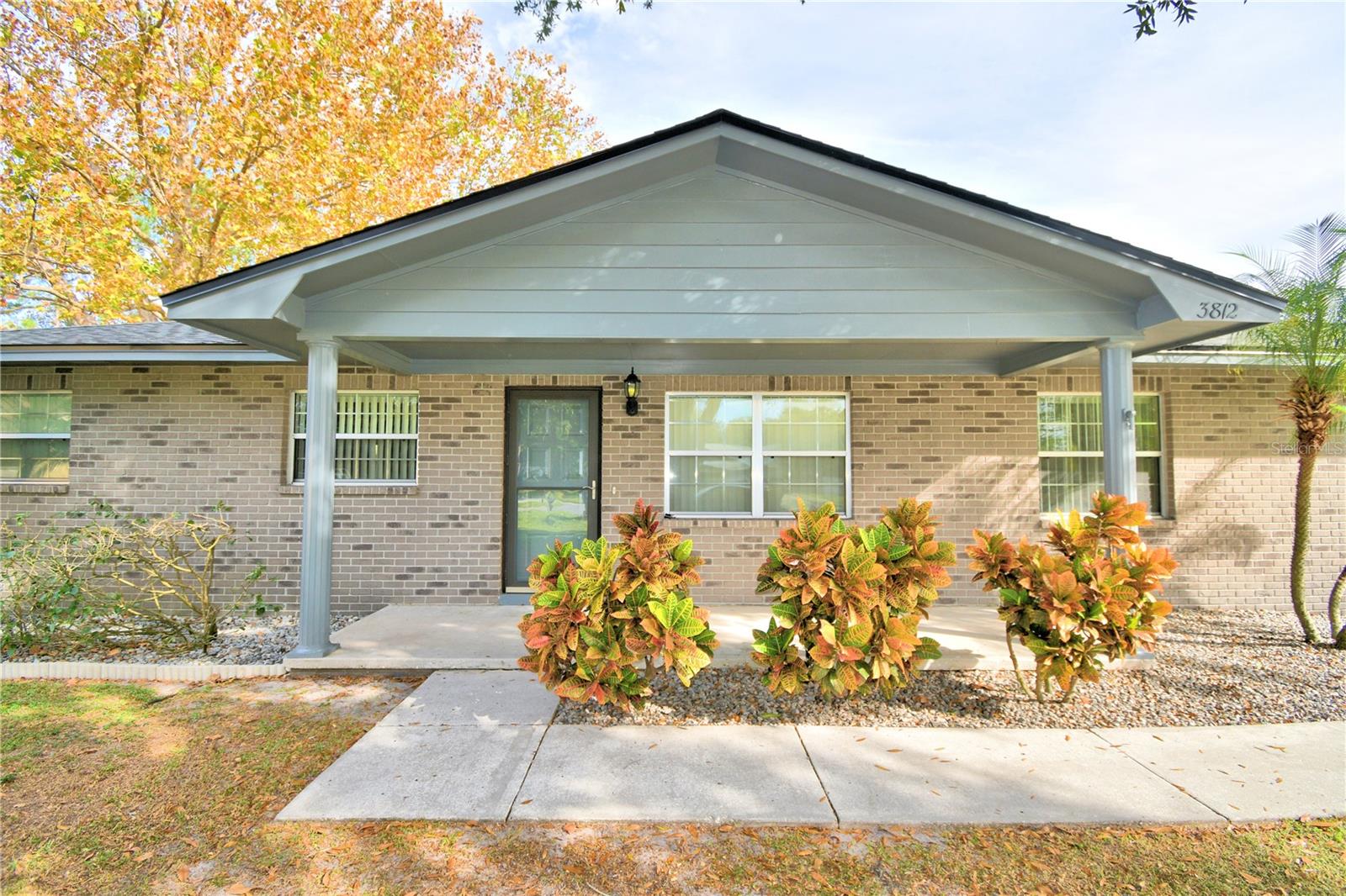 3812 VILLAGE CIR