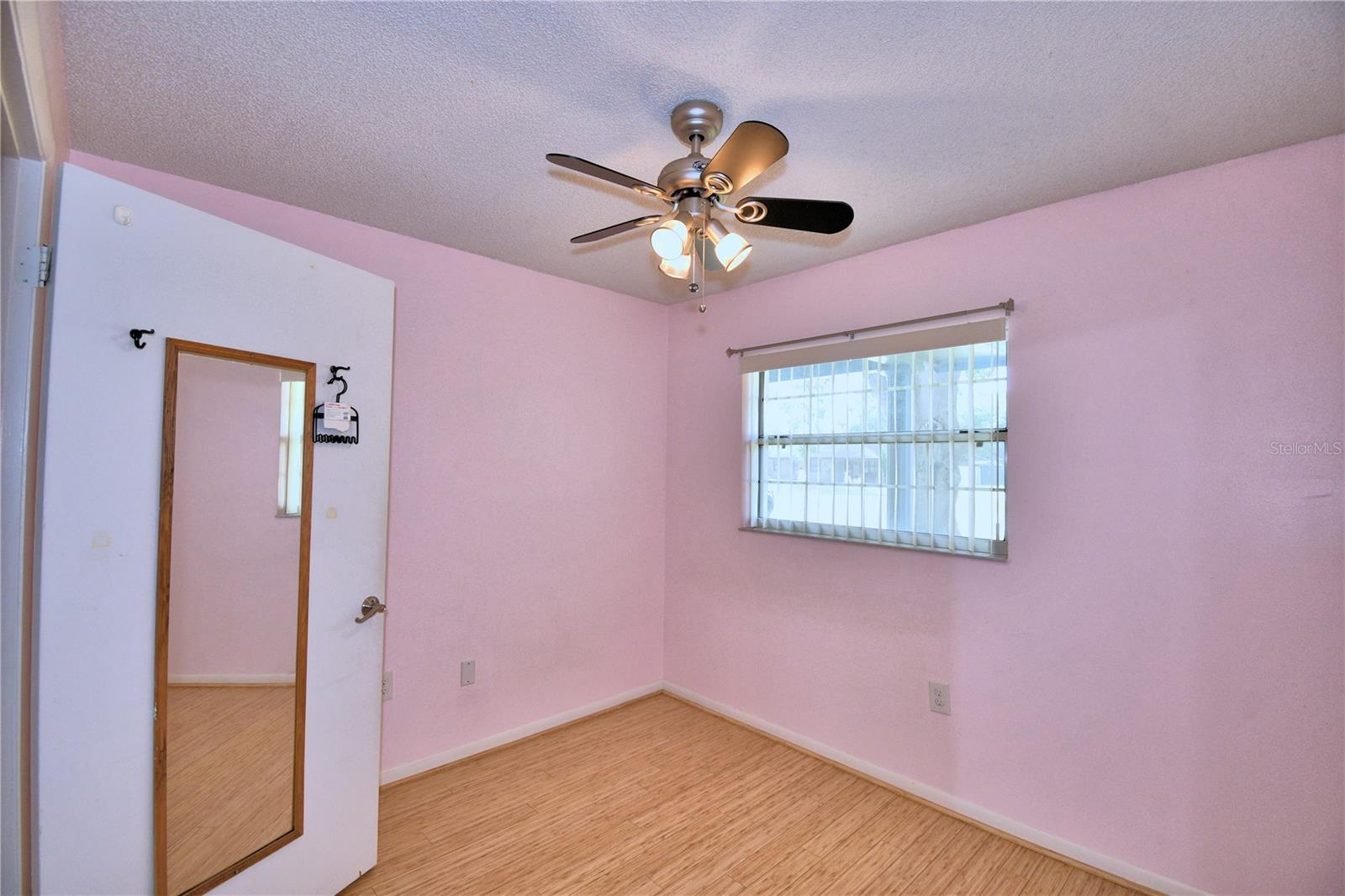 3812 VILLAGE CIR