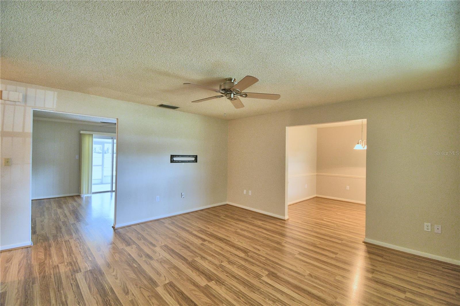 3812 VILLAGE CIR