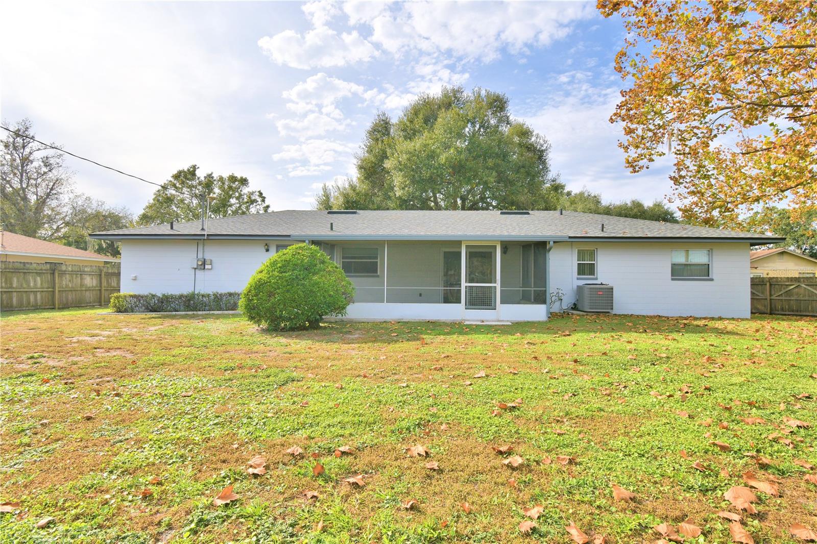 3812 VILLAGE CIR