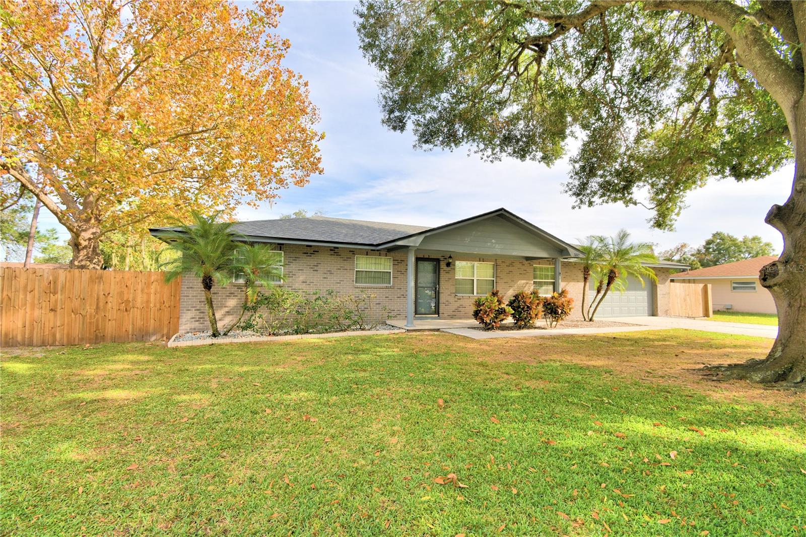 3812 VILLAGE CIR