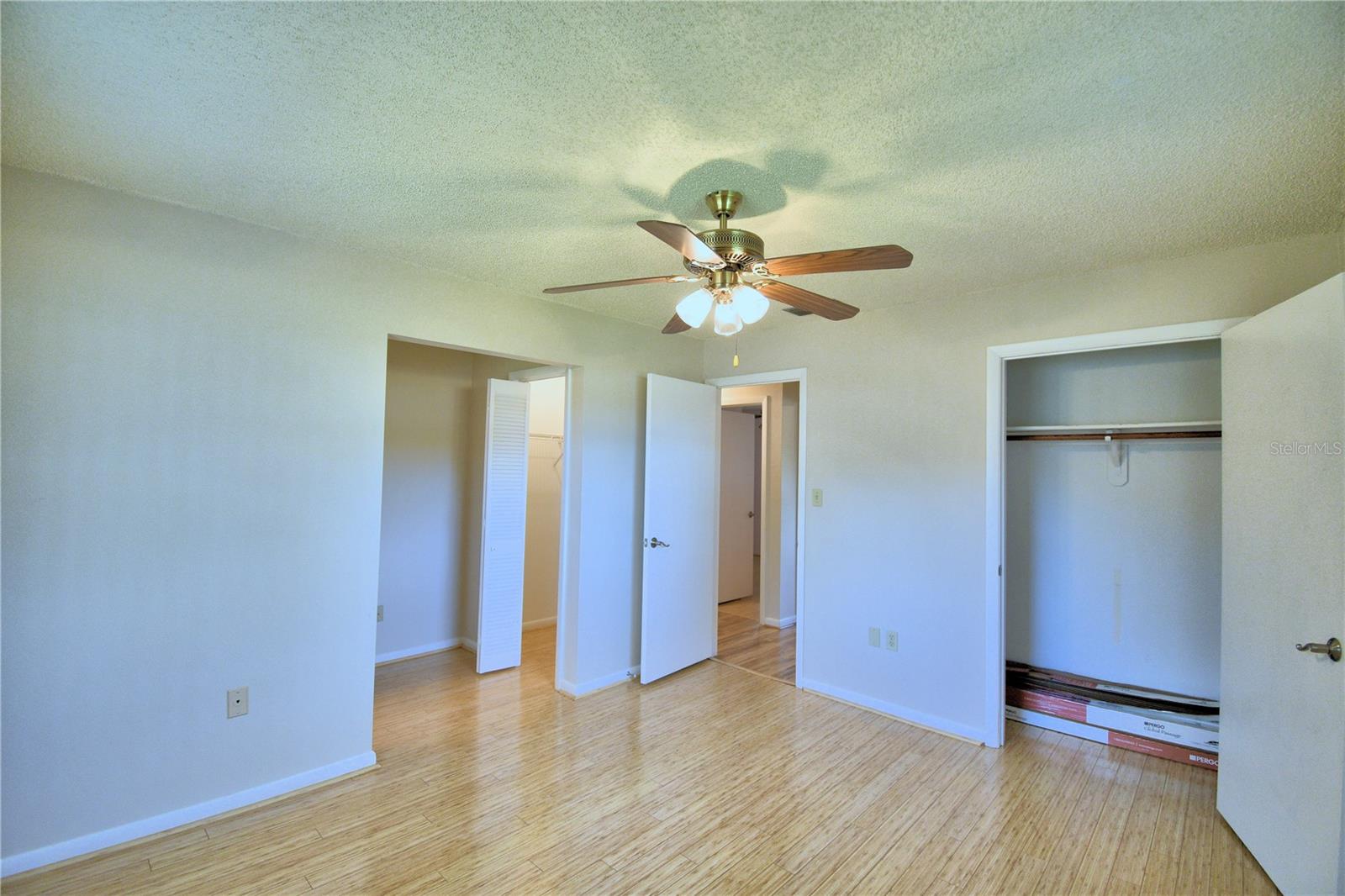 3812 VILLAGE CIR