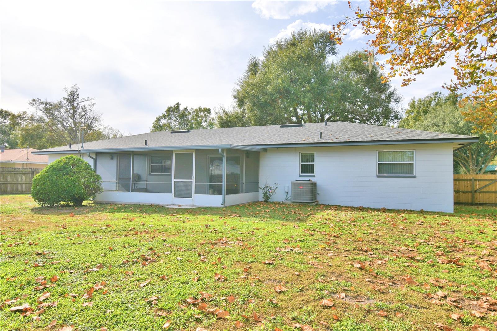 3812 VILLAGE CIR