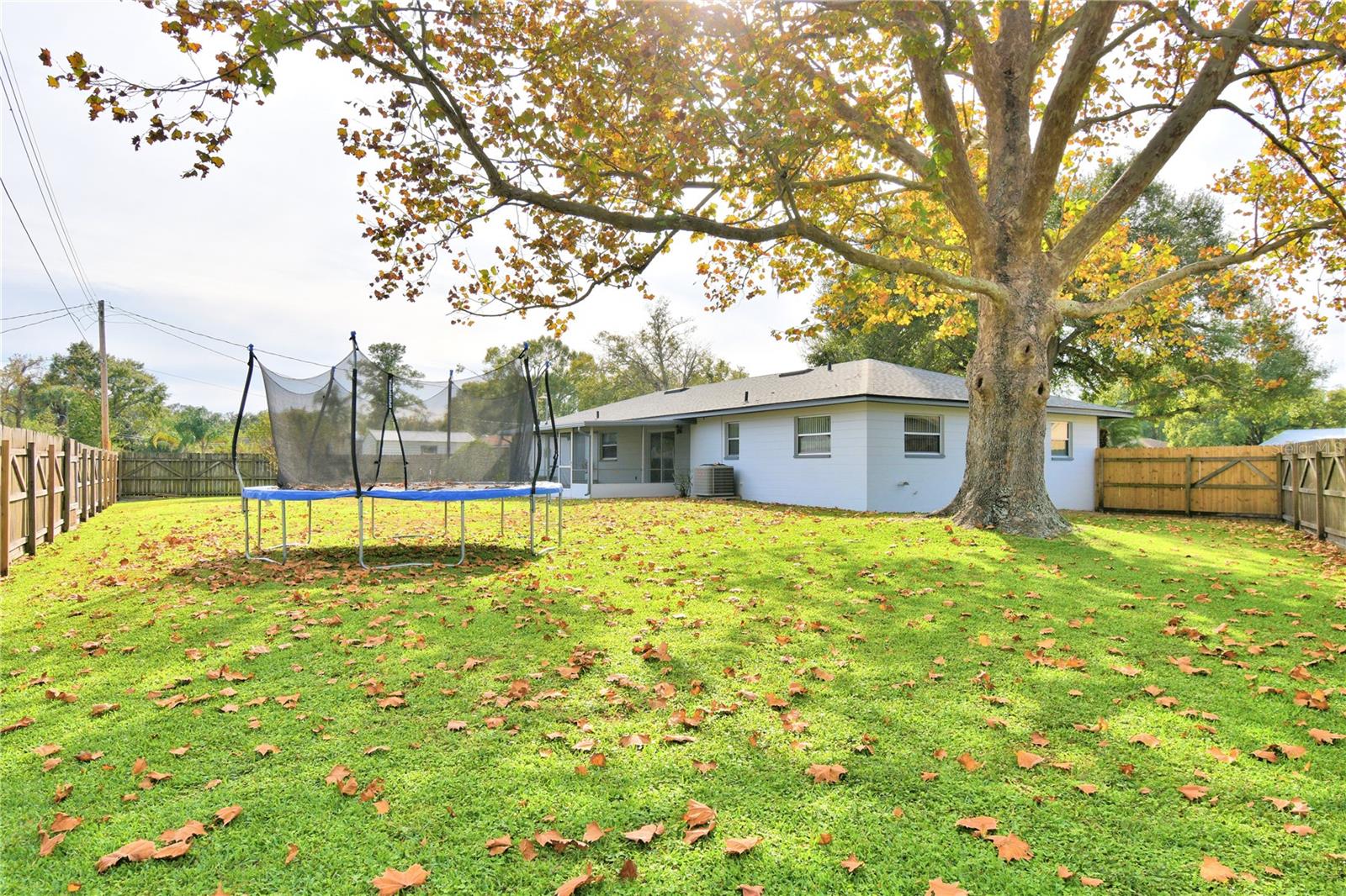 3812 VILLAGE CIR