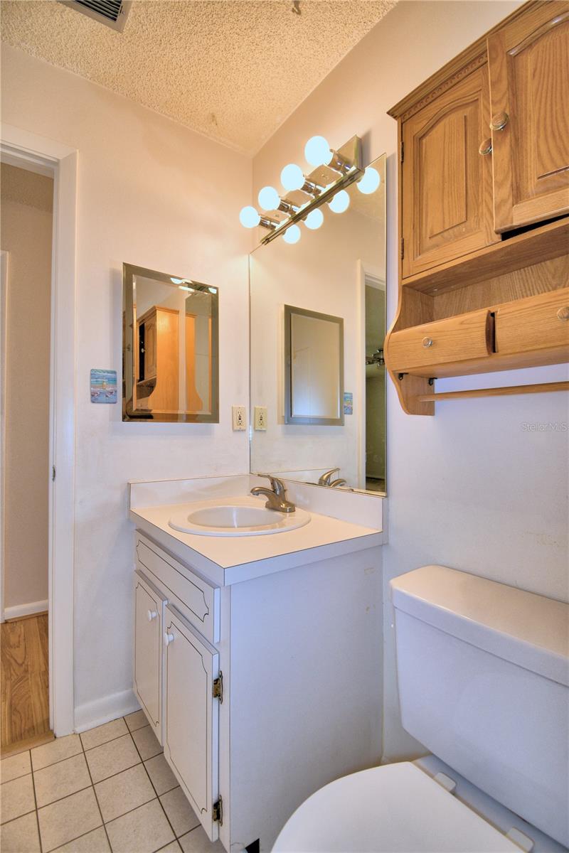 3812 VILLAGE CIR
