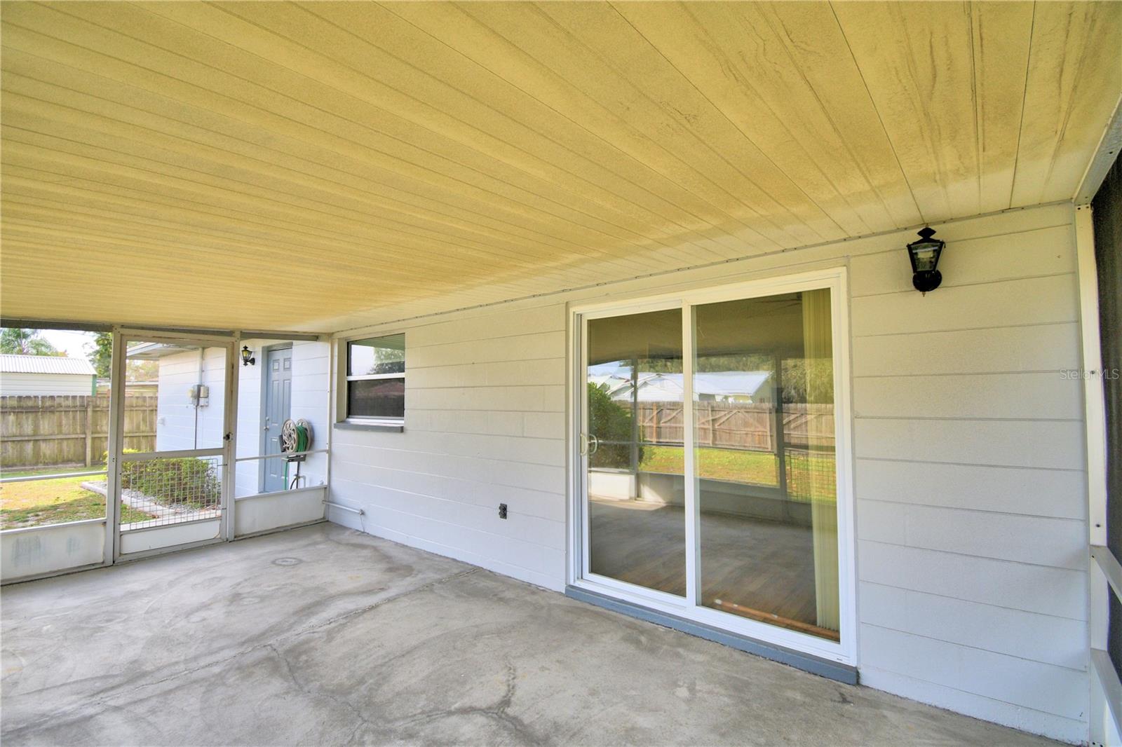 3812 VILLAGE CIR