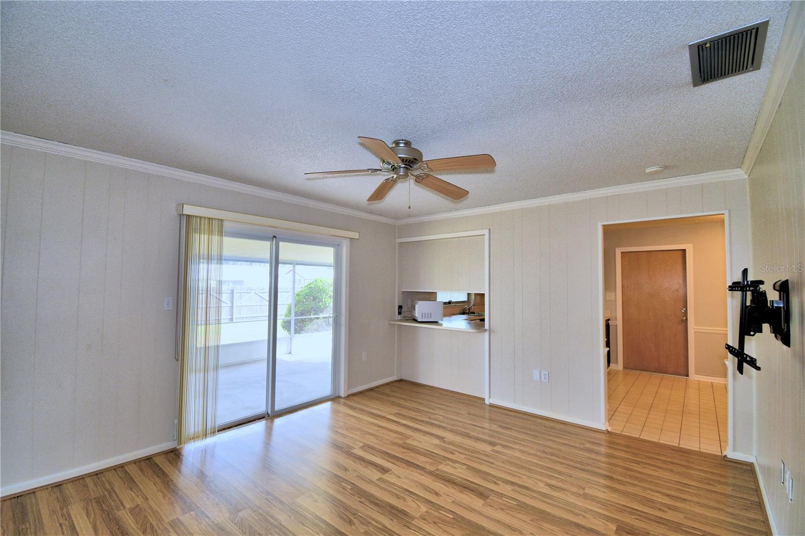 3812 VILLAGE CIR