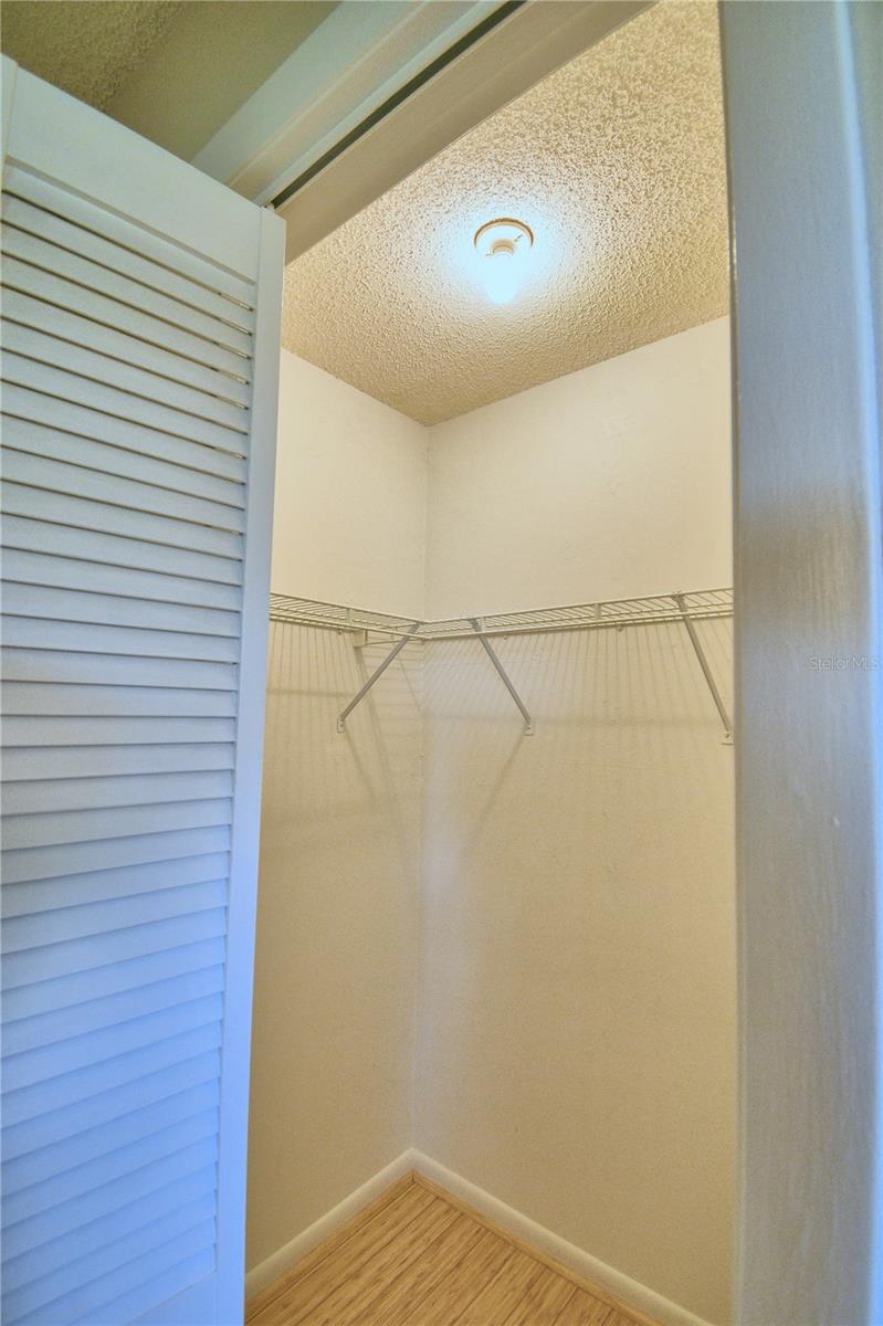 3812 VILLAGE CIR