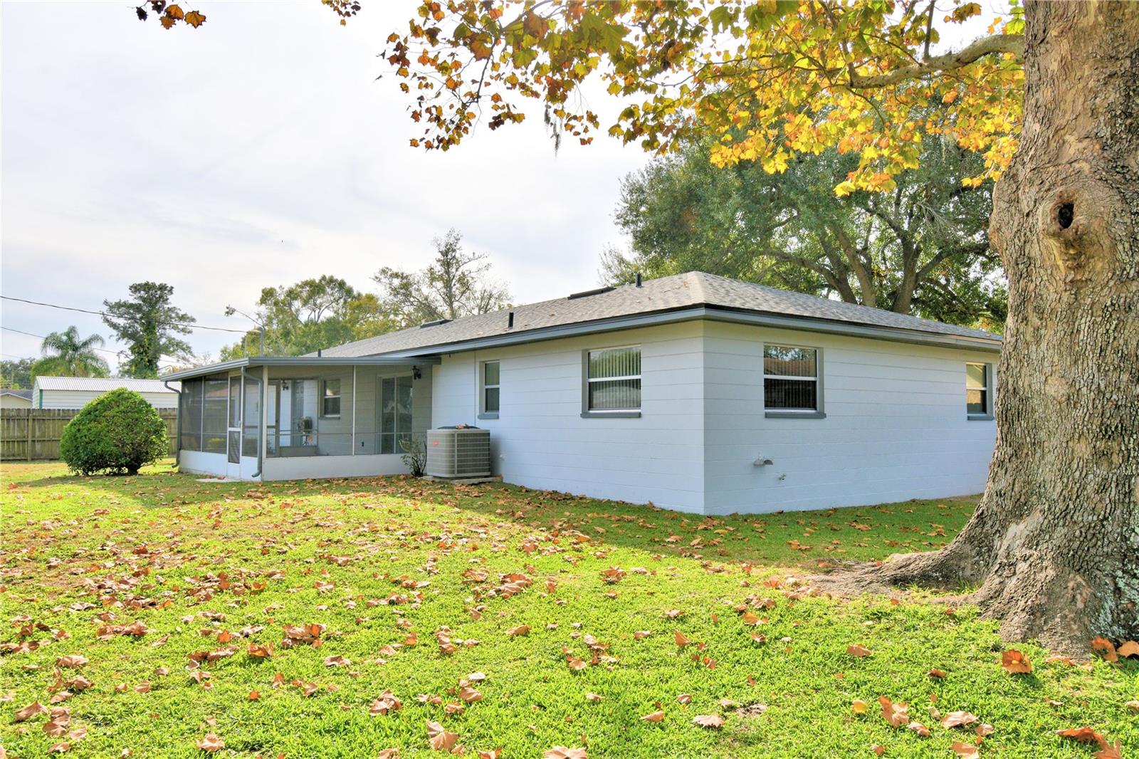 3812 VILLAGE CIR