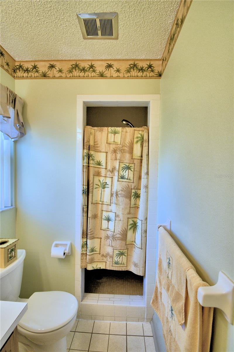 3812 VILLAGE CIR