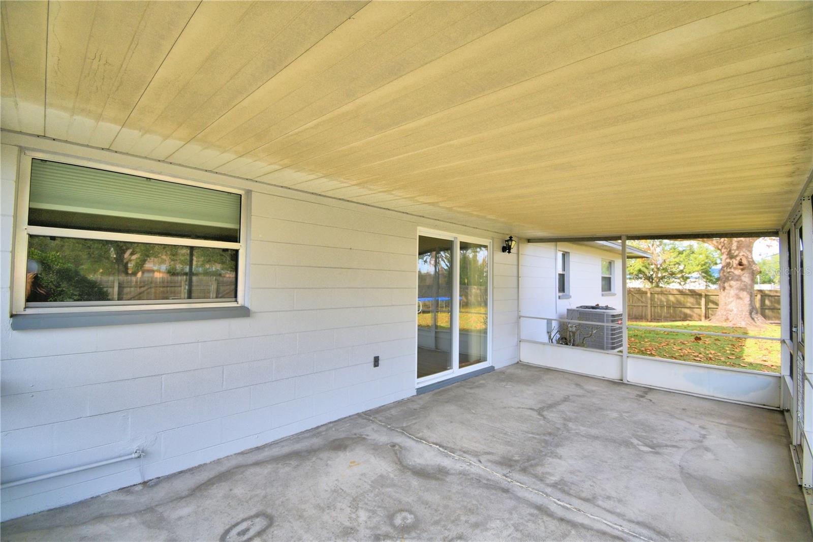 3812 VILLAGE CIR