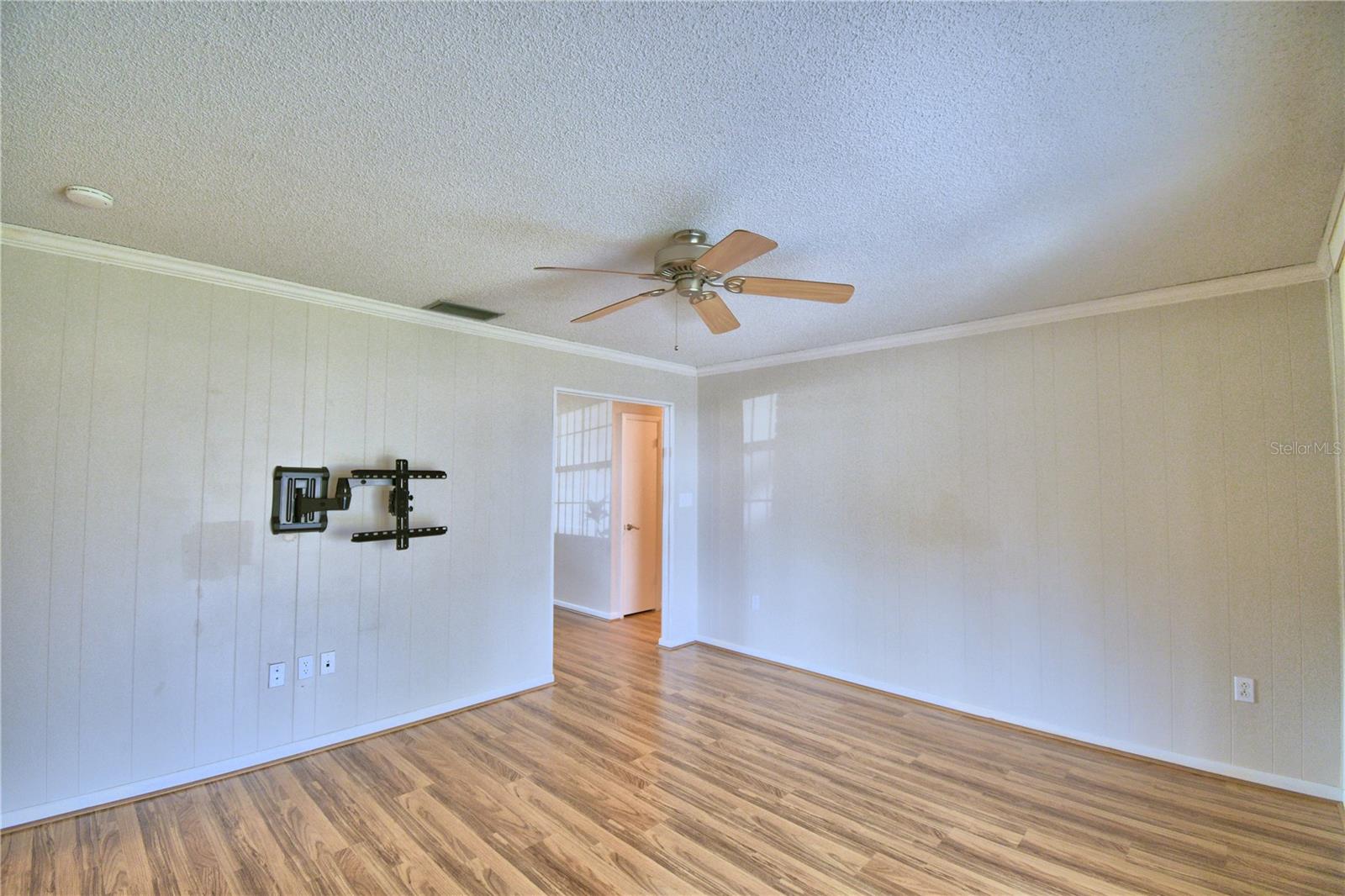 3812 VILLAGE CIR