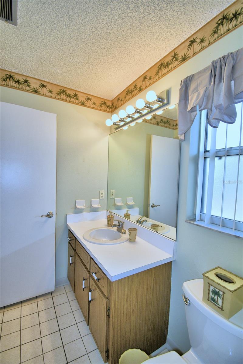 3812 VILLAGE CIR