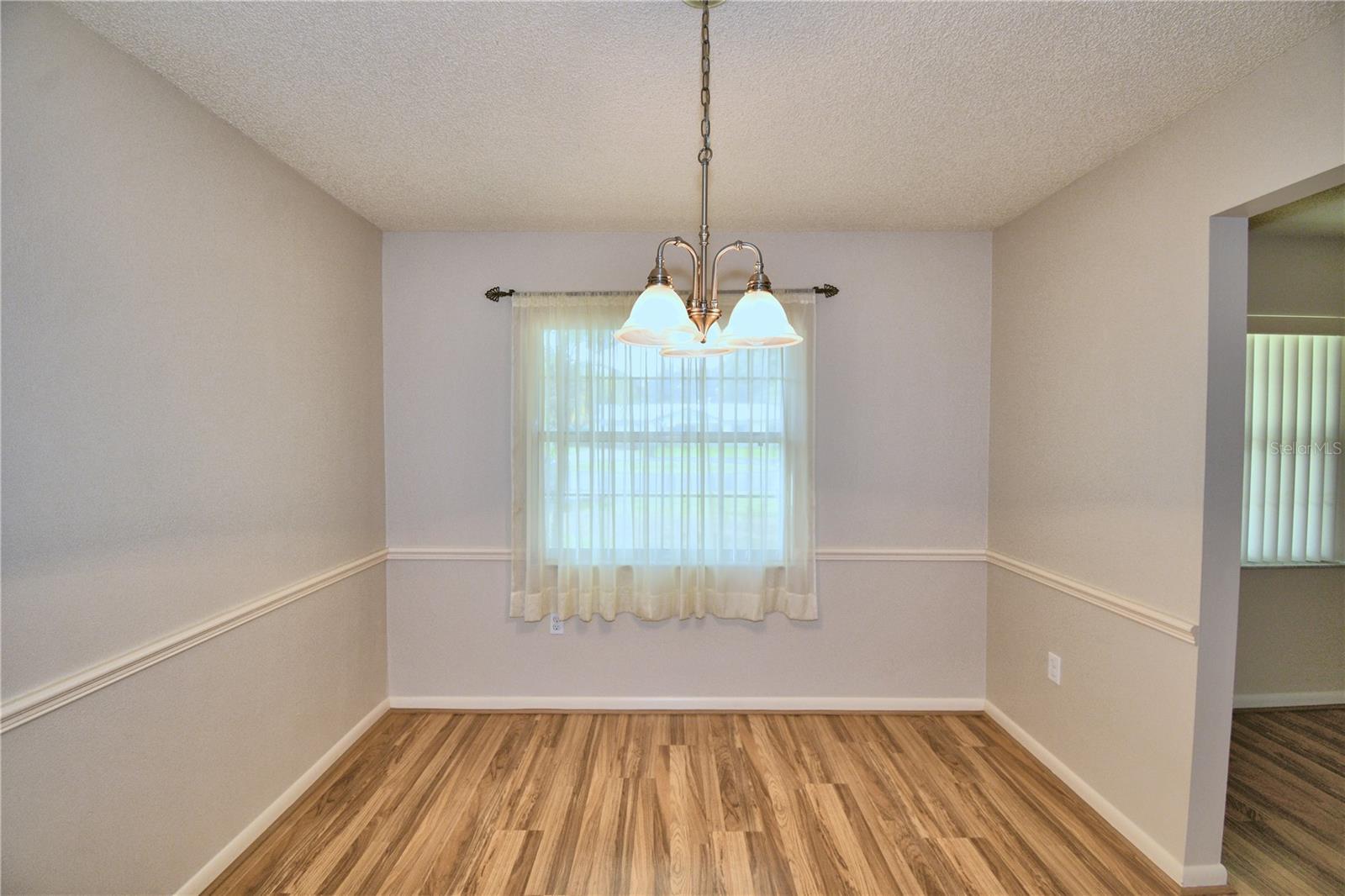 3812 VILLAGE CIR