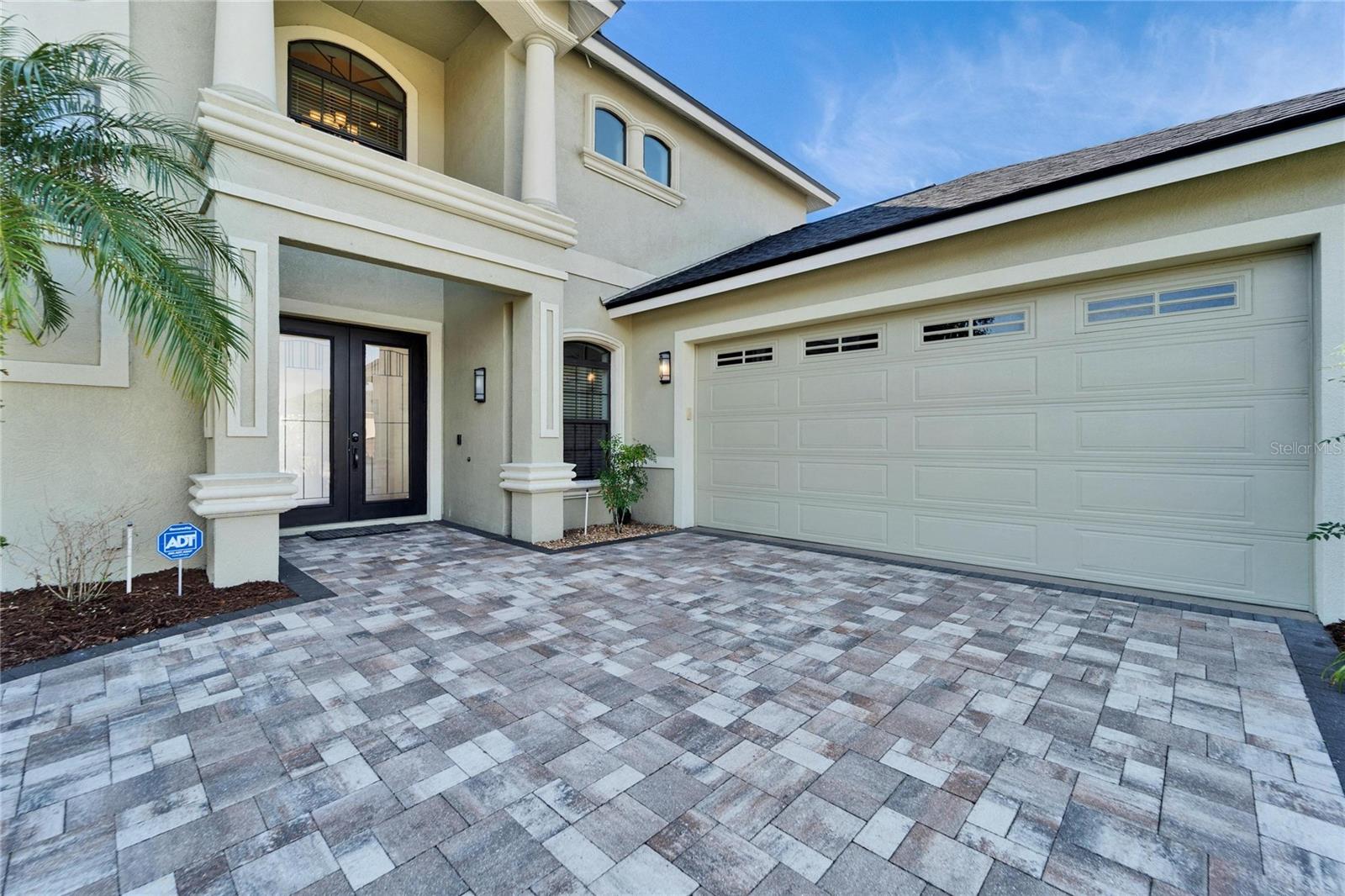 1934 HERITAGE LAKES BLVD