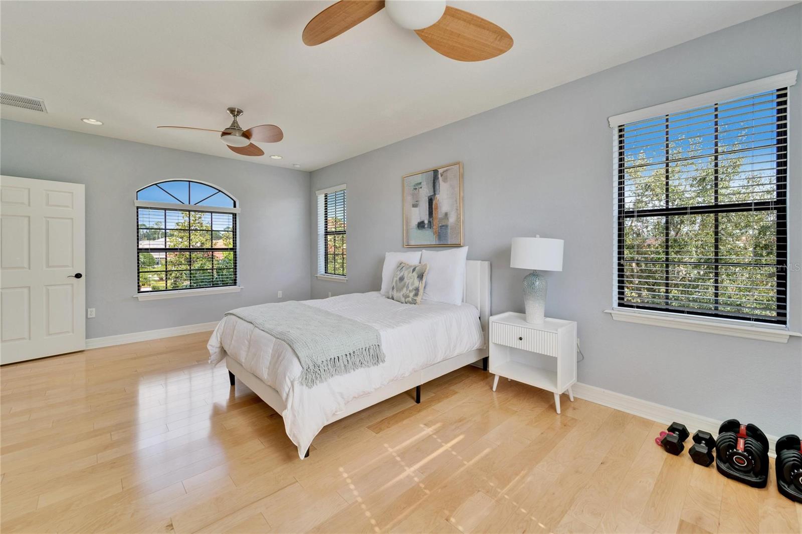 1934 HERITAGE LAKES BLVD