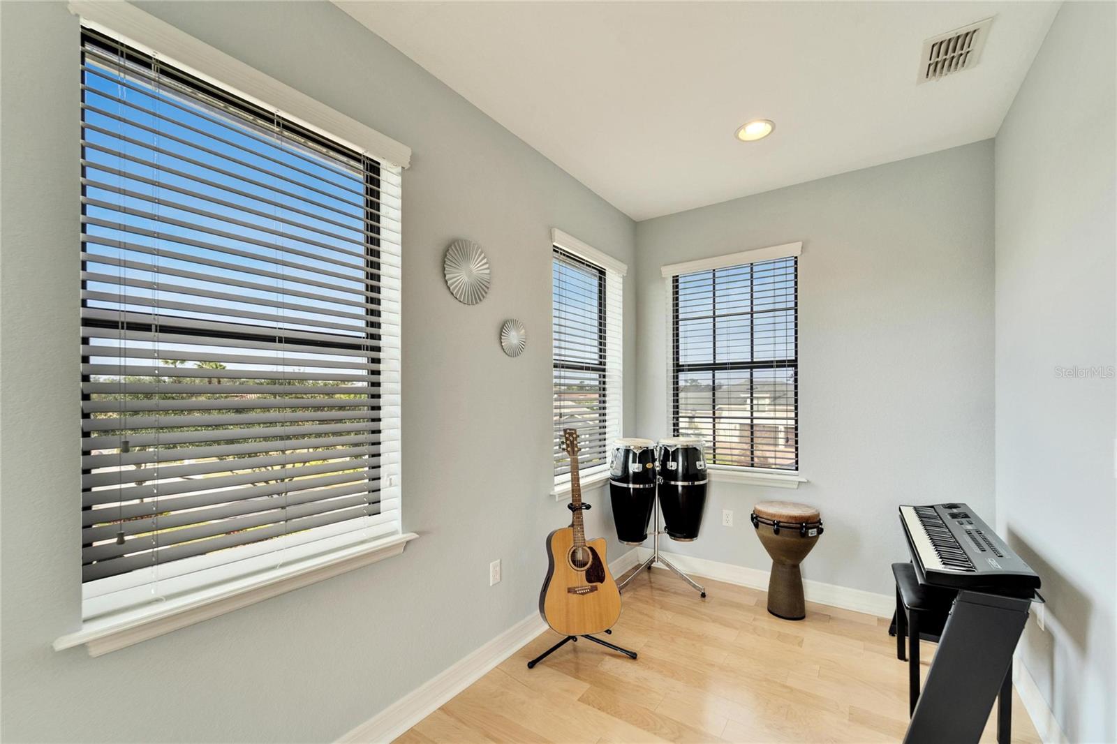 1934 HERITAGE LAKES BLVD