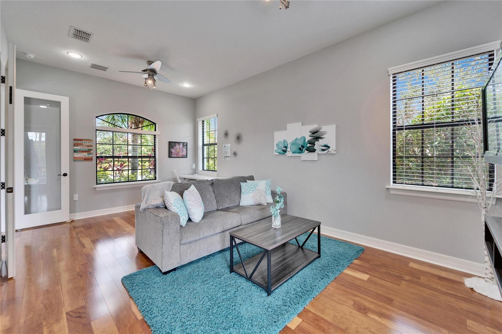 1934 HERITAGE LAKES BLVD