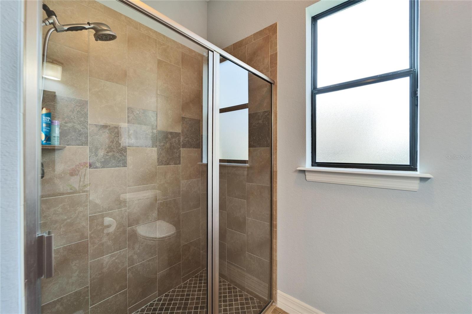 1934 HERITAGE LAKES BLVD