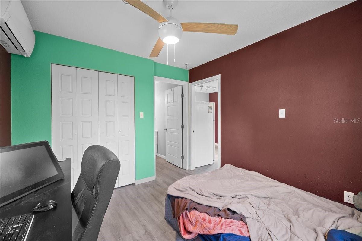 516 EASTWAY DR