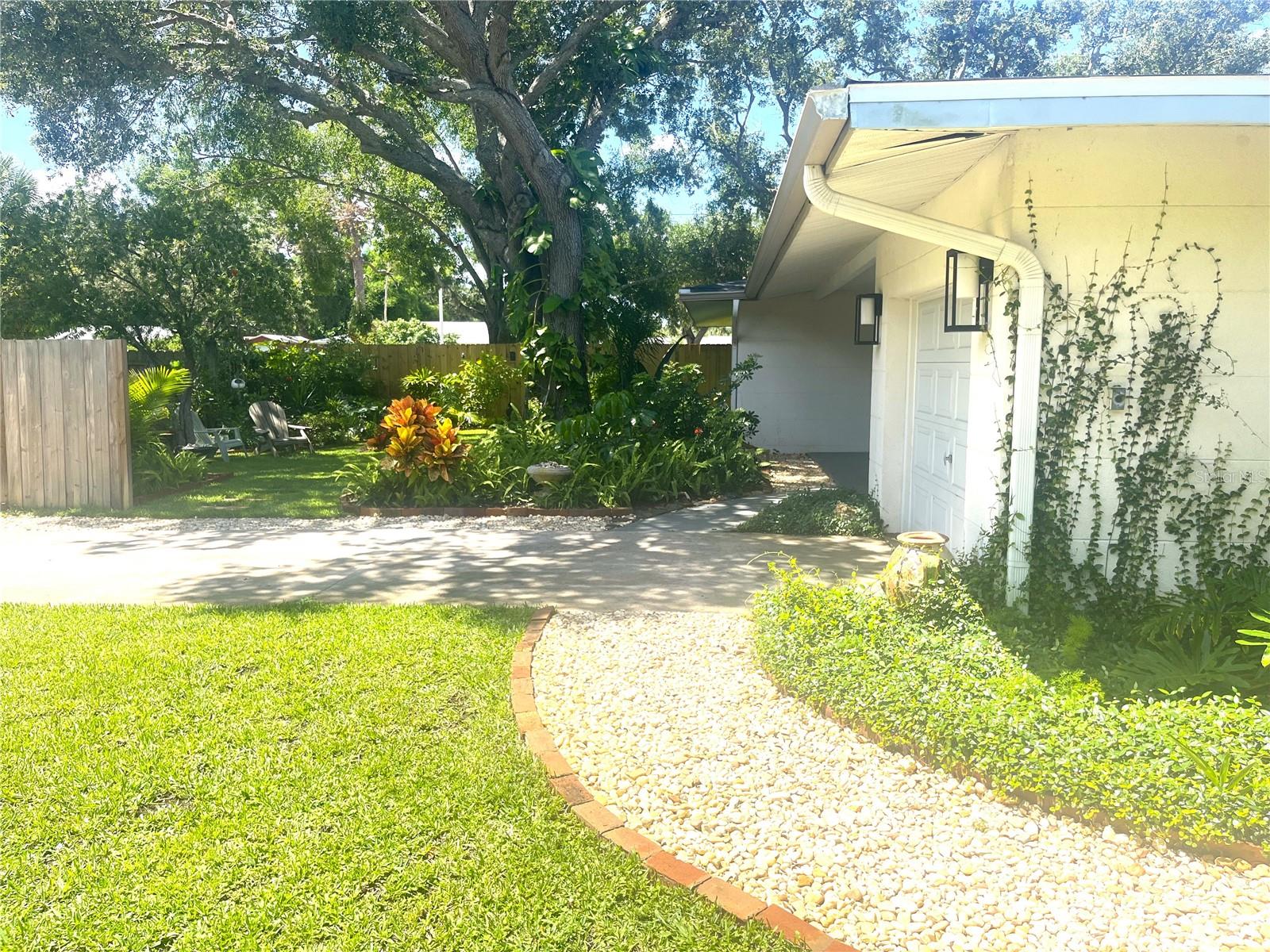 4718 CRYSTAL AVE