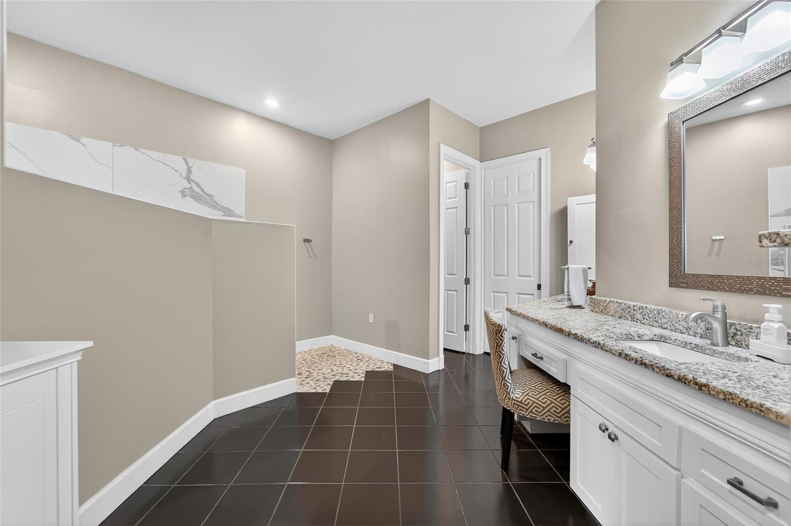 2718 PRESTWICK DR