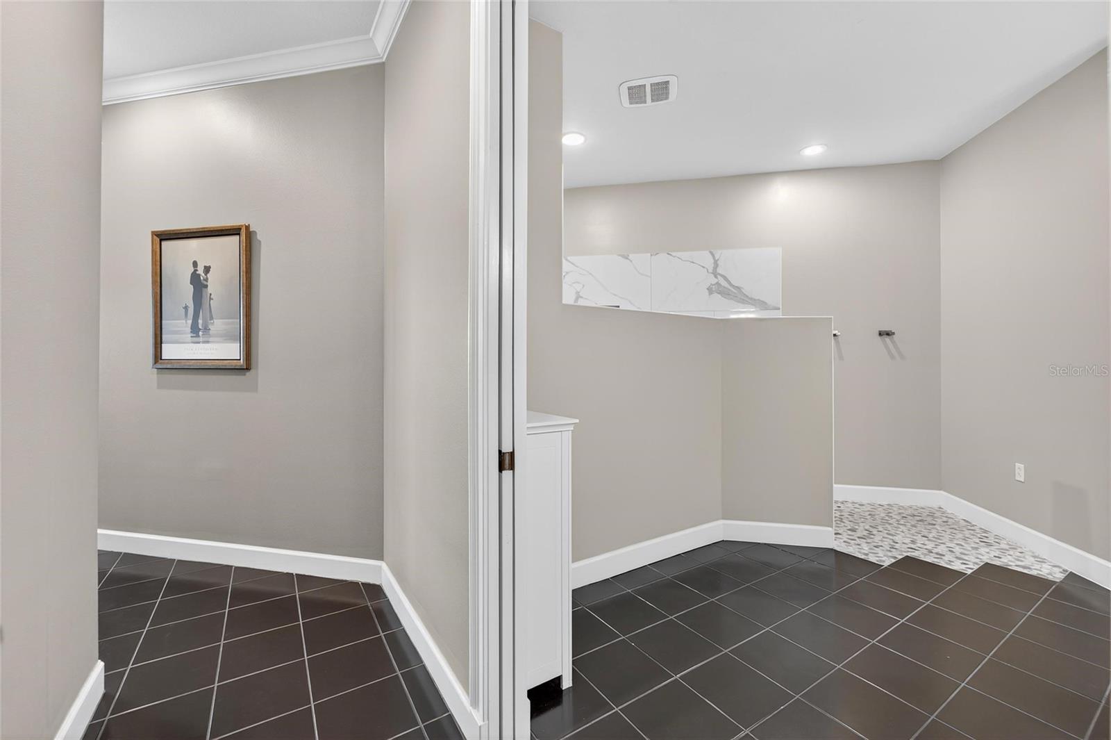 2718 PRESTWICK DR