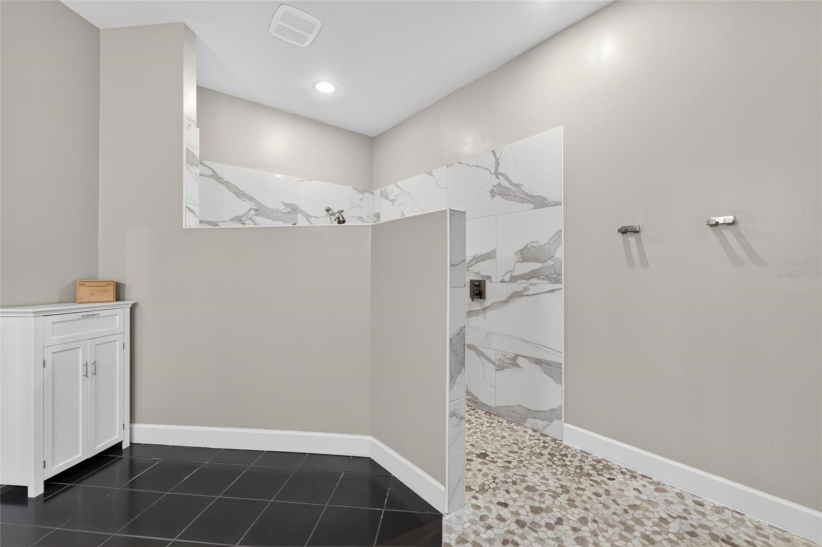 2718 PRESTWICK DR