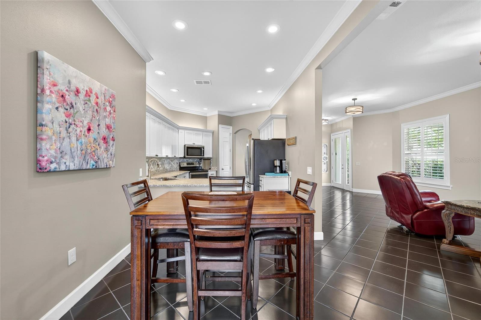 2718 PRESTWICK DR