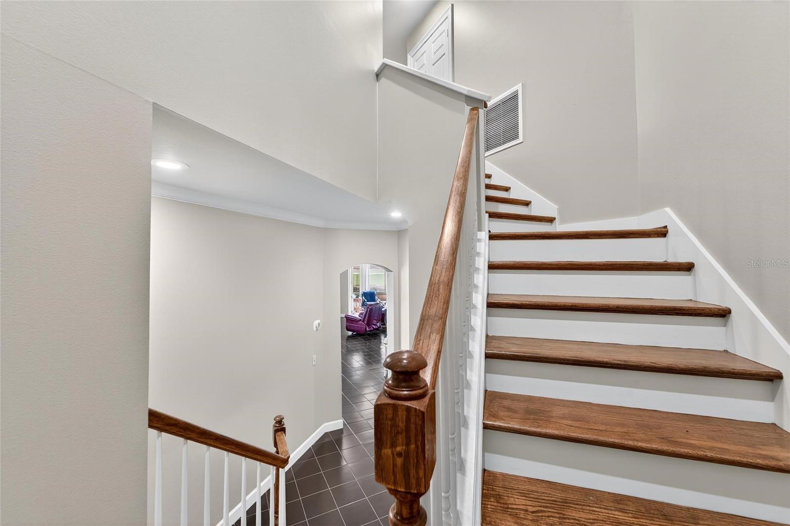 2718 PRESTWICK DR