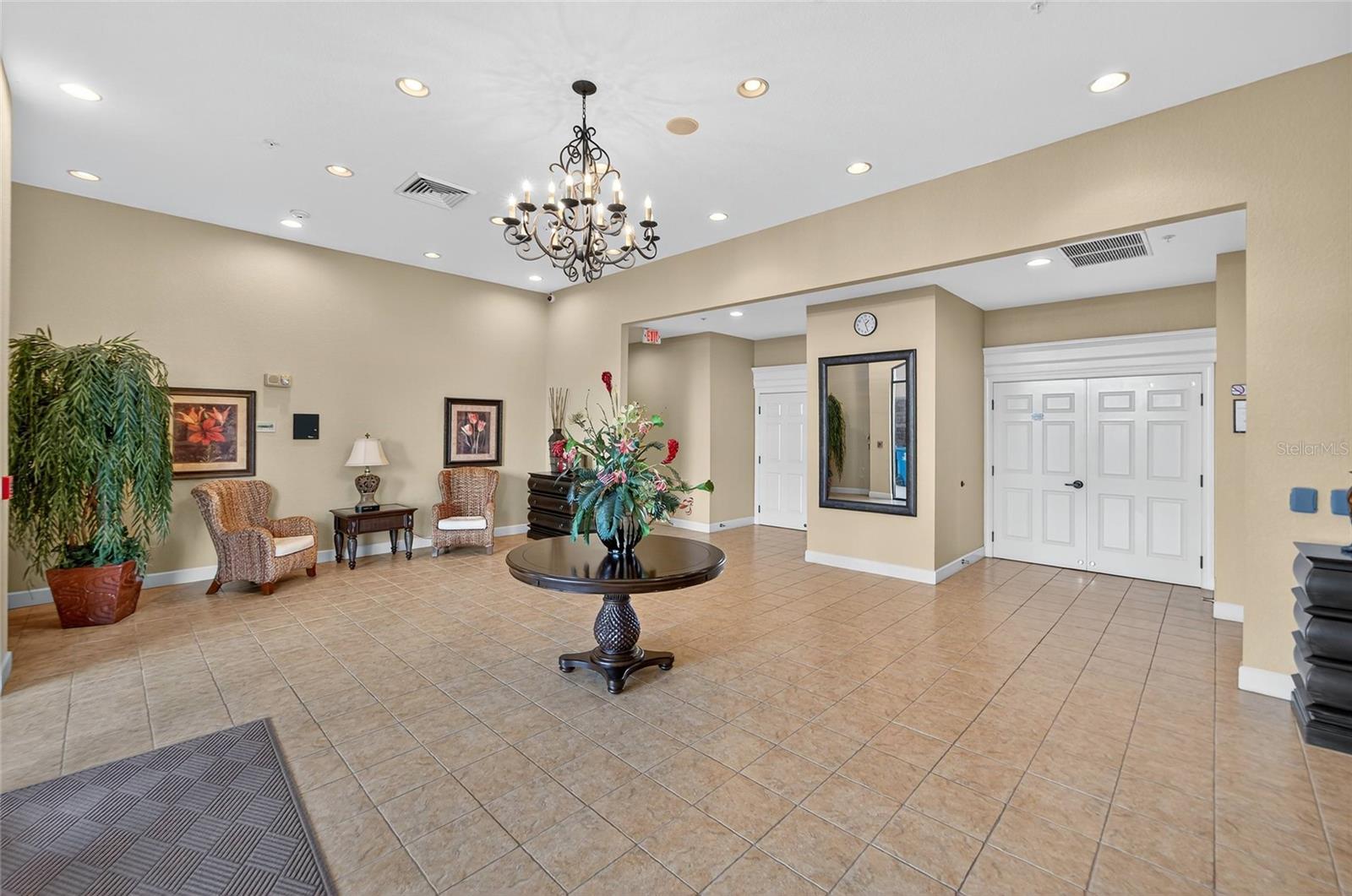 453 NOLANE LN