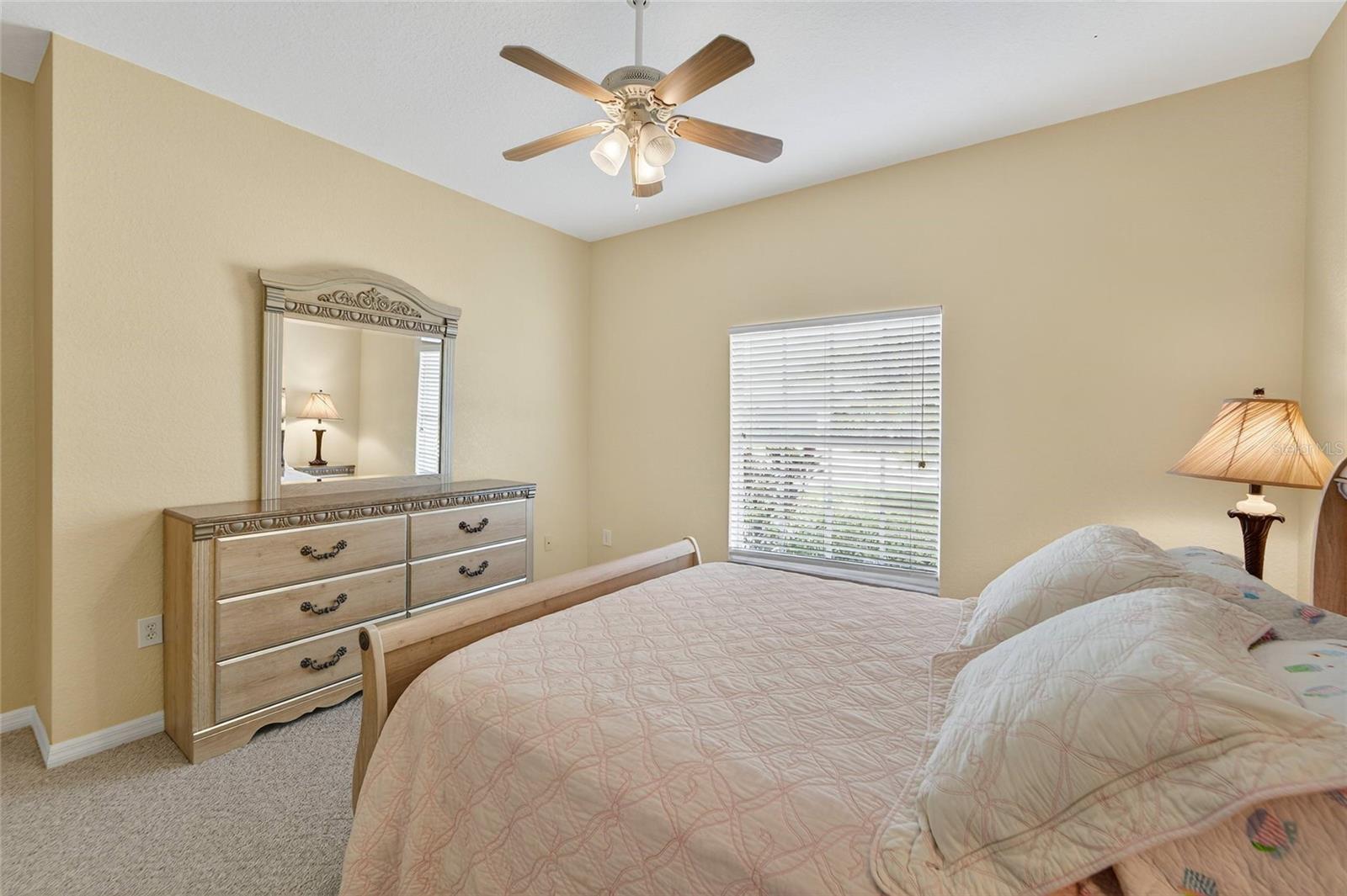 453 NOLANE LN