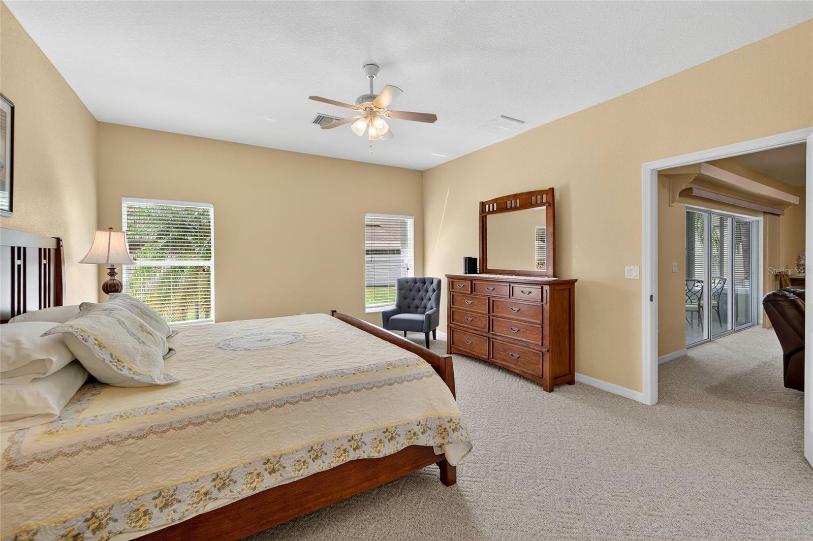 453 NOLANE LN