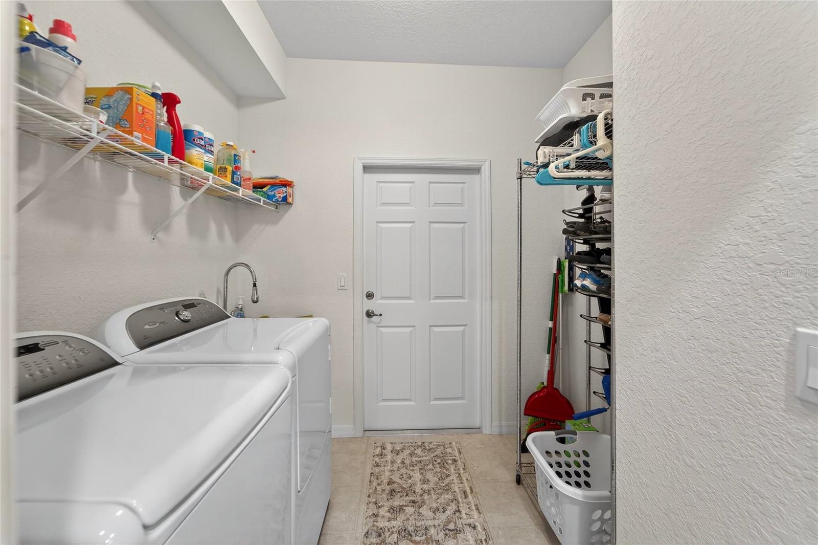 453 NOLANE LN