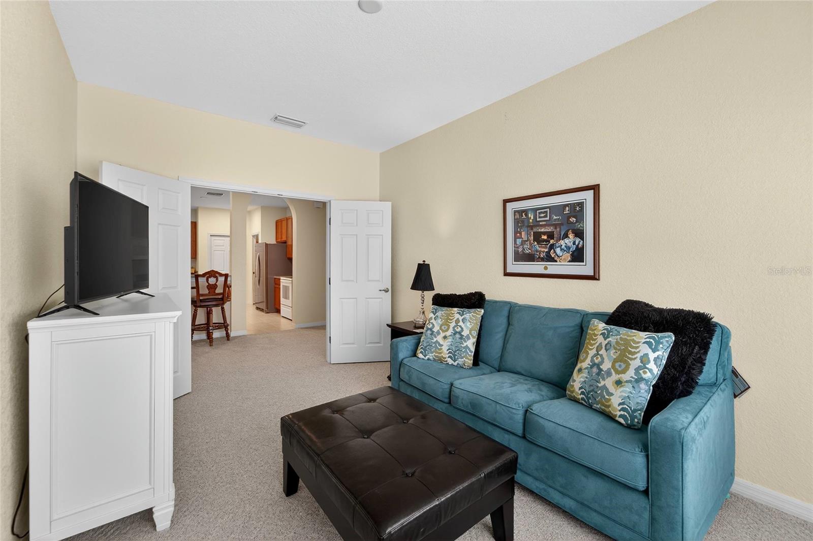 453 NOLANE LN