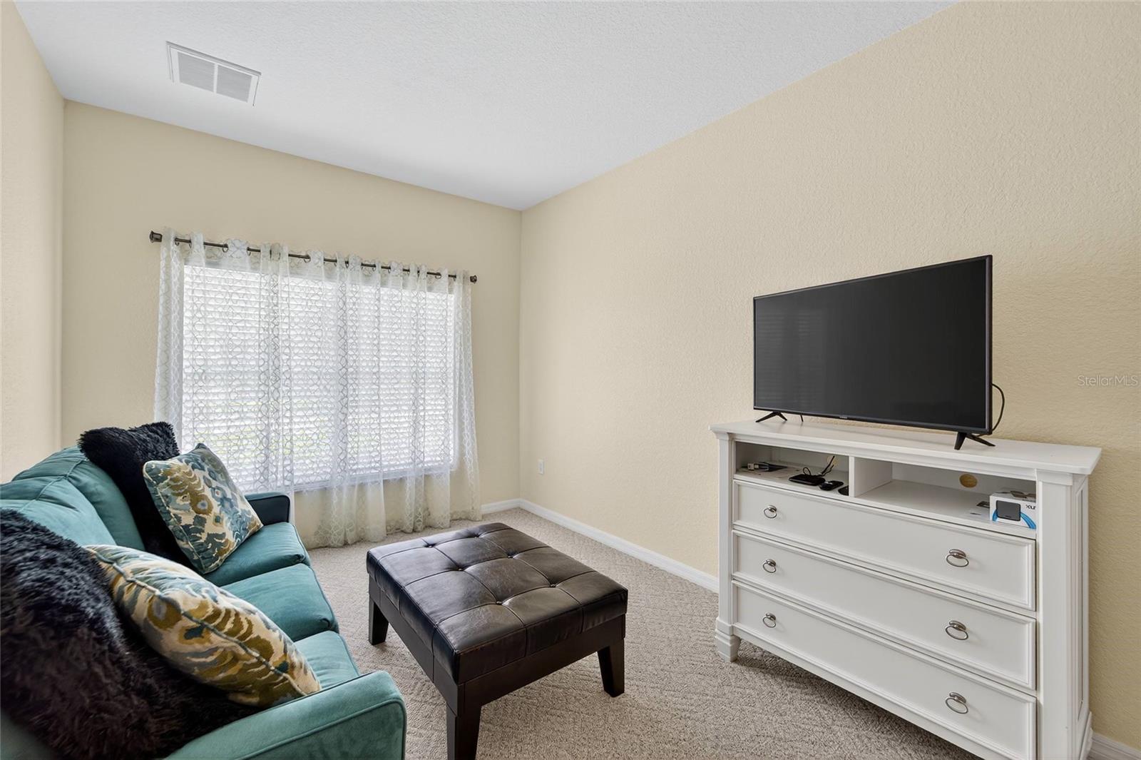 453 NOLANE LN